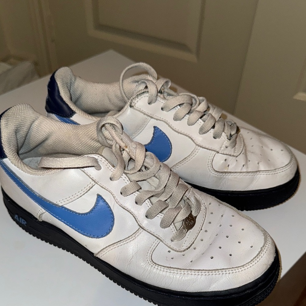 Nike White and Blue Sneakers